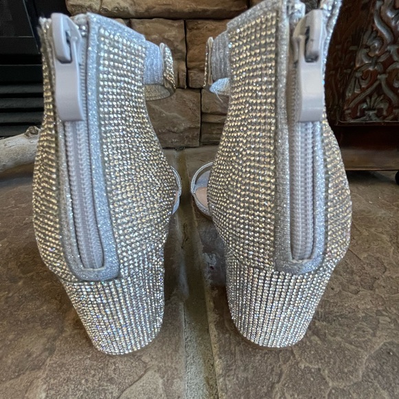 NWB Top Moda prom or homecoming, formal heels, size 9 - Picture 3 of 4